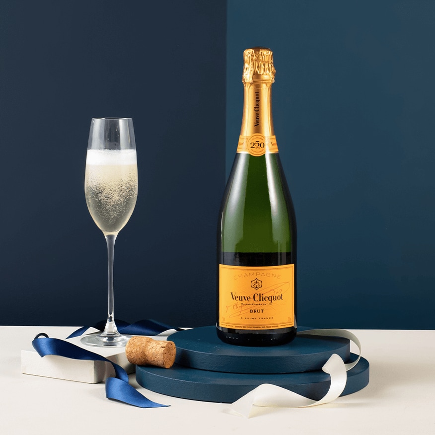 Veuve Clicquot Yellow Label Brut Champagne Gift 
