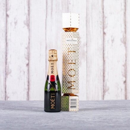 Moët et Chandon Champagne Cracker Gift Moët et Chandon Champagne Cracker Gift