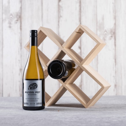 Wooden Wine Rack & New Zealand White Gift