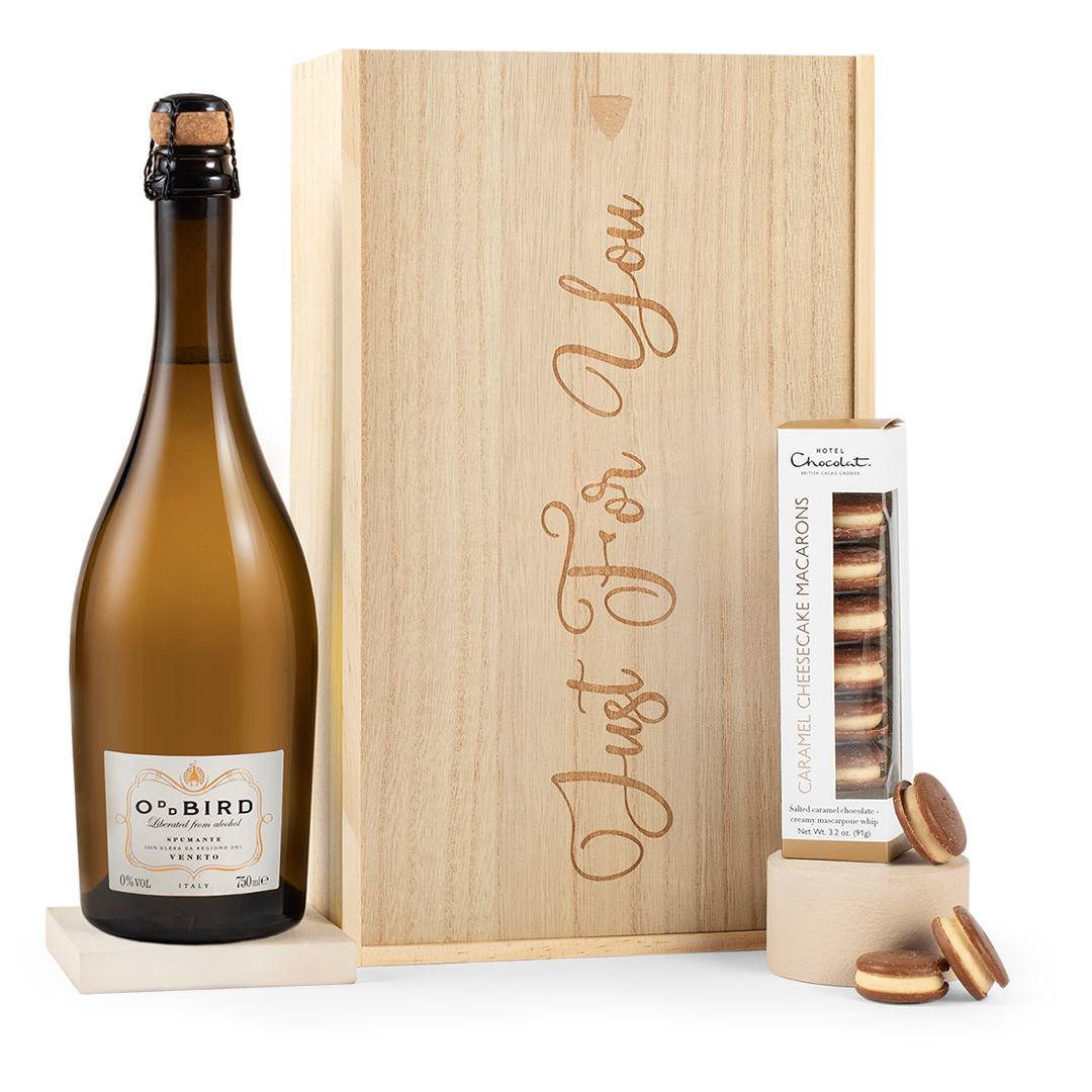 Hotel Chocolat Macarons & Alcohol Free Sparkling Gift Set -Despatch from October Hotel Chocolat Macarons & Alcohol Free Sparkling Gift Set -Despatch from October